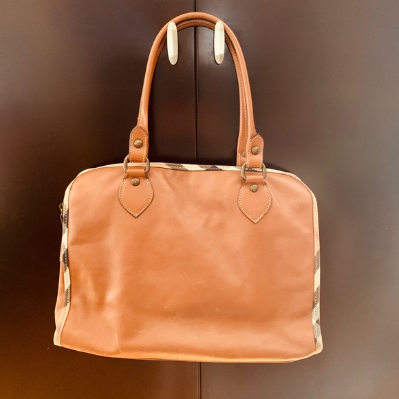 Authentic Burberry Tote - Picture 2 of 14